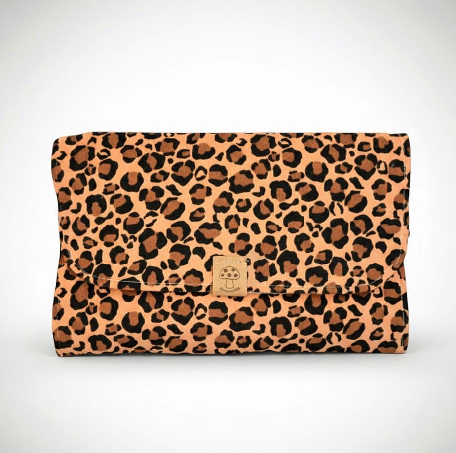 Windeltasche Mit Wickelunterlage Abwaschbar Für Unterwegs - Cord Wickelltasche Unterlage von Etsy - Glueckspilzig