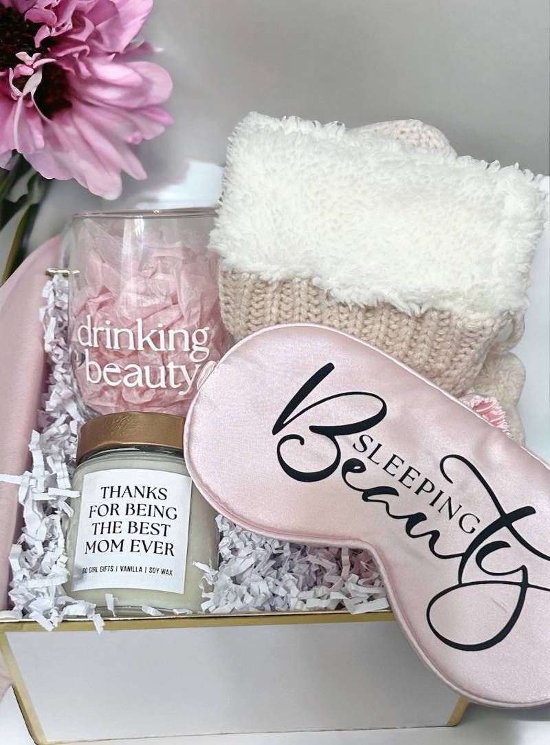 Geschenkbox Zum Muttertag | Stengelloses Weinglas, Schlafmaske & Vanillekerze von Etsy - GoGirlGifts