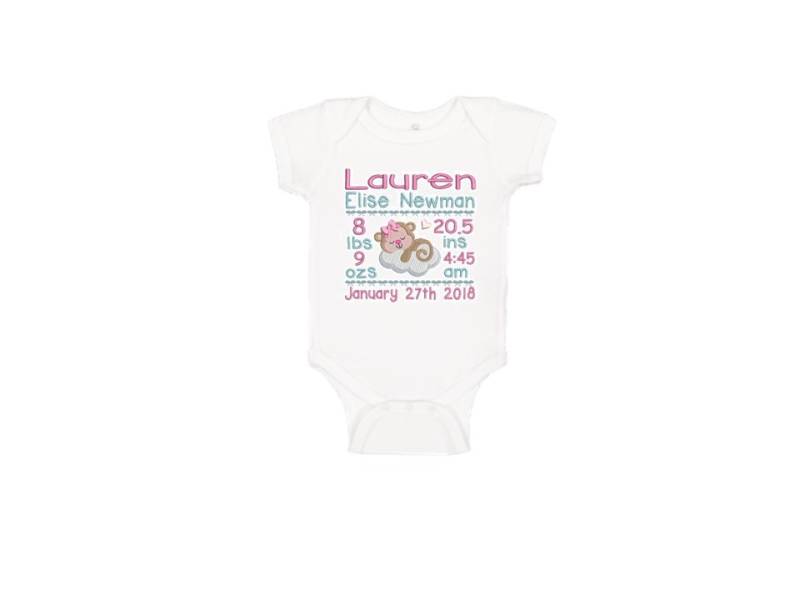 Geburtsanzeige - Personalisierter Babybody Oder Spucktuch Junge Mädchen Grösse 6-24 Monate Geburtsanzeige - Personalisierter Babybody Oder Spucktuch Junge Mädchen Grösse 6-24 Monate von Etsy - GoldenLaneEmbroidery