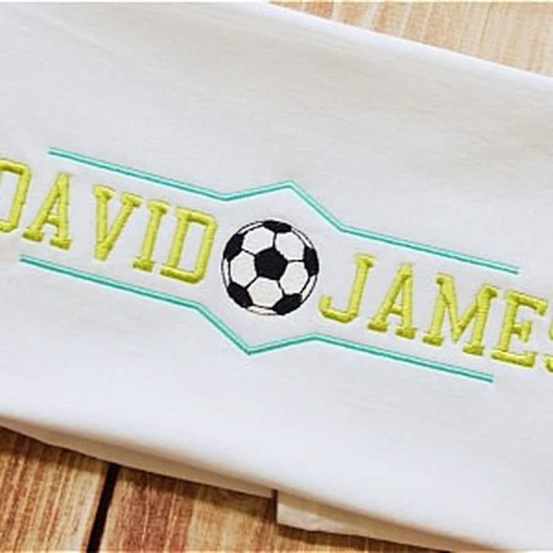 Personalisierte Sport Spucktuch Oder Onesie von Etsy - GoldenLaneEmbroidery