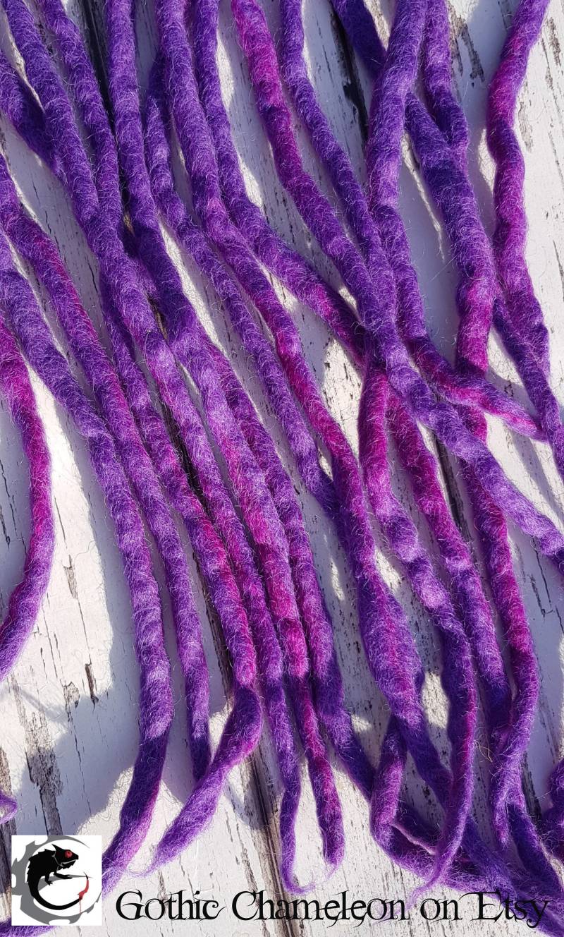 Doppelende Merino Wolle Dreads Farbe Lila Mix von Etsy - GothicChameleon