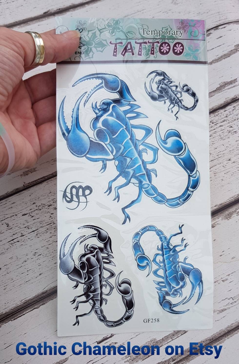 Temporäre Tattoo-Bögen Black & Blue Skorpione Temporäre Tattoo-Bögen Black & Blue Skorpione von Etsy - GothicChameleon