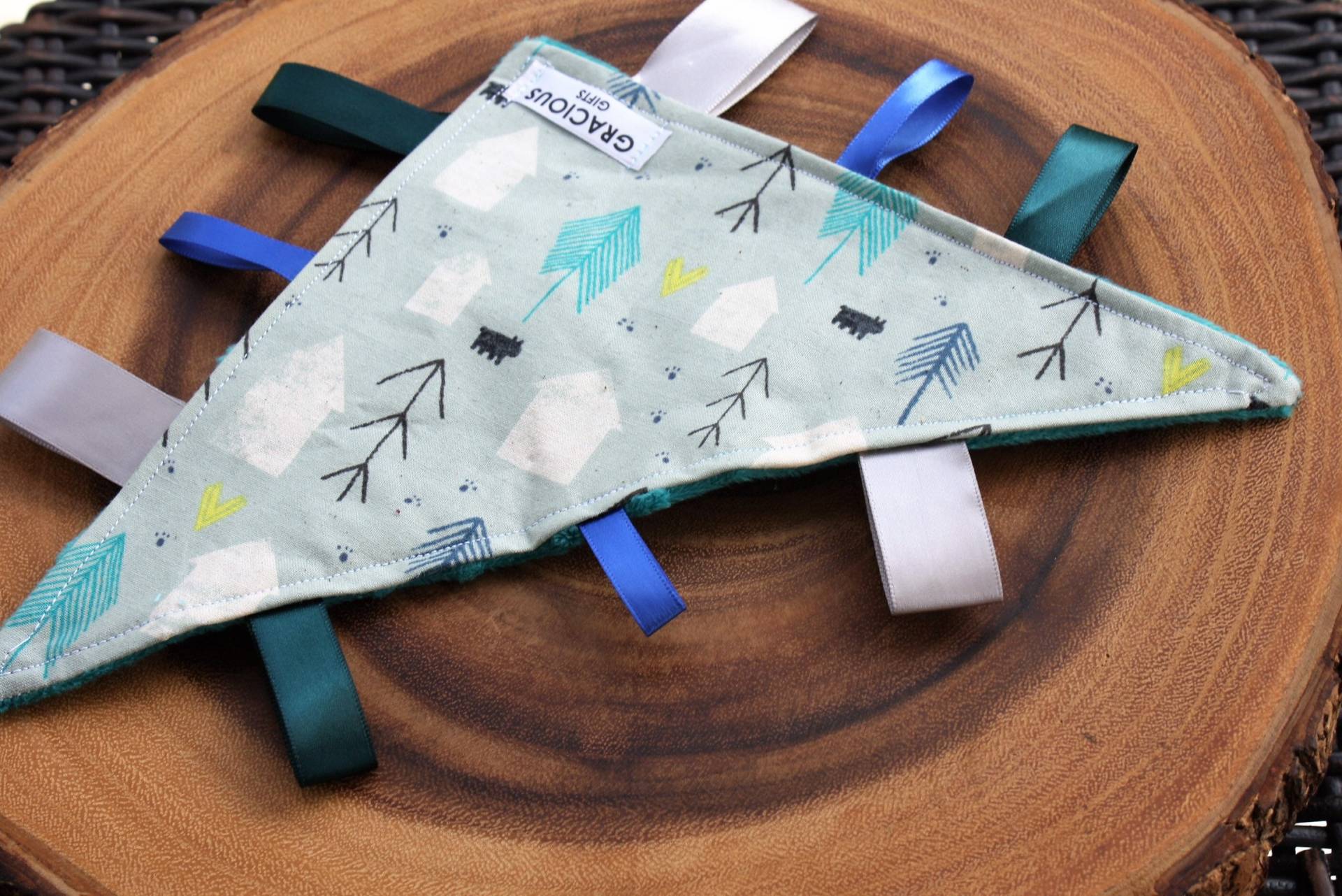 Pfeil Thema Baumwolle Tag Dreieck Crinkle Spielzeug Decke von Etsy - GraciousGiftsCanada