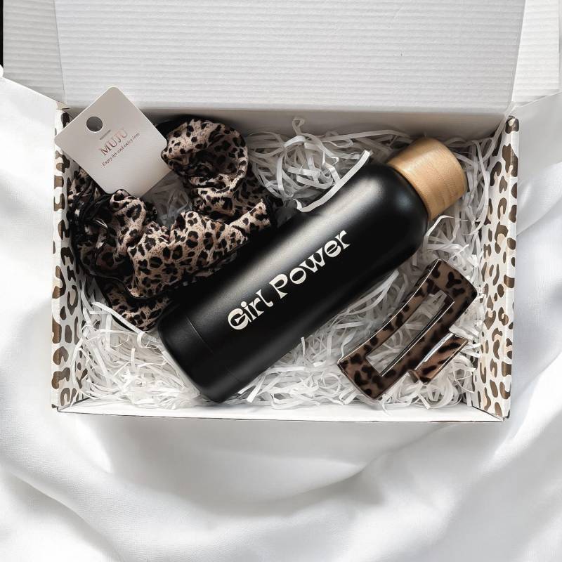 Geschenk Für Freundin Weihnachtsgeschenk Leopard Print Geschenkset Mit Trinkflasche, Scrunchie Und Haarklammer Geschenk Für Freundin Weihnachtsgeschenk Leopard Print Geschenkset Mit Trinkflasche, Scrunchie Und Haarklammer von Etsy - GravelloShop
