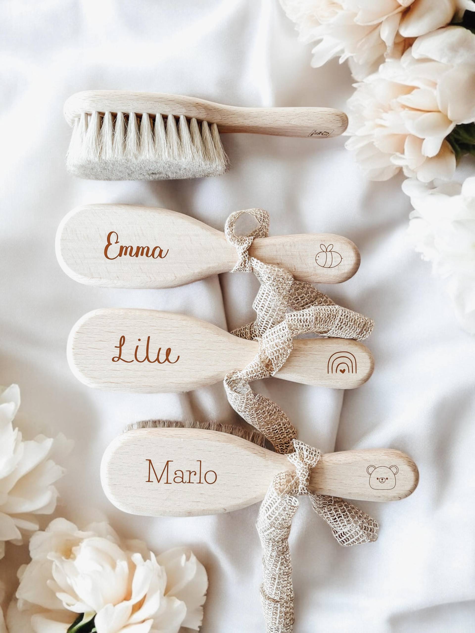Babygeschenk Personalisierte Baby Haarbürste Mit Namen Graviert - Geschenk Geburt & Taufe Babybürste Geschenkidee Holz Babygeschenk Personalisierte Baby Haarbürste Mit Namen Graviert - Geschenk Geburt & Taufe Babybürste Geschenkidee Holz von Etsy - GravelloShop