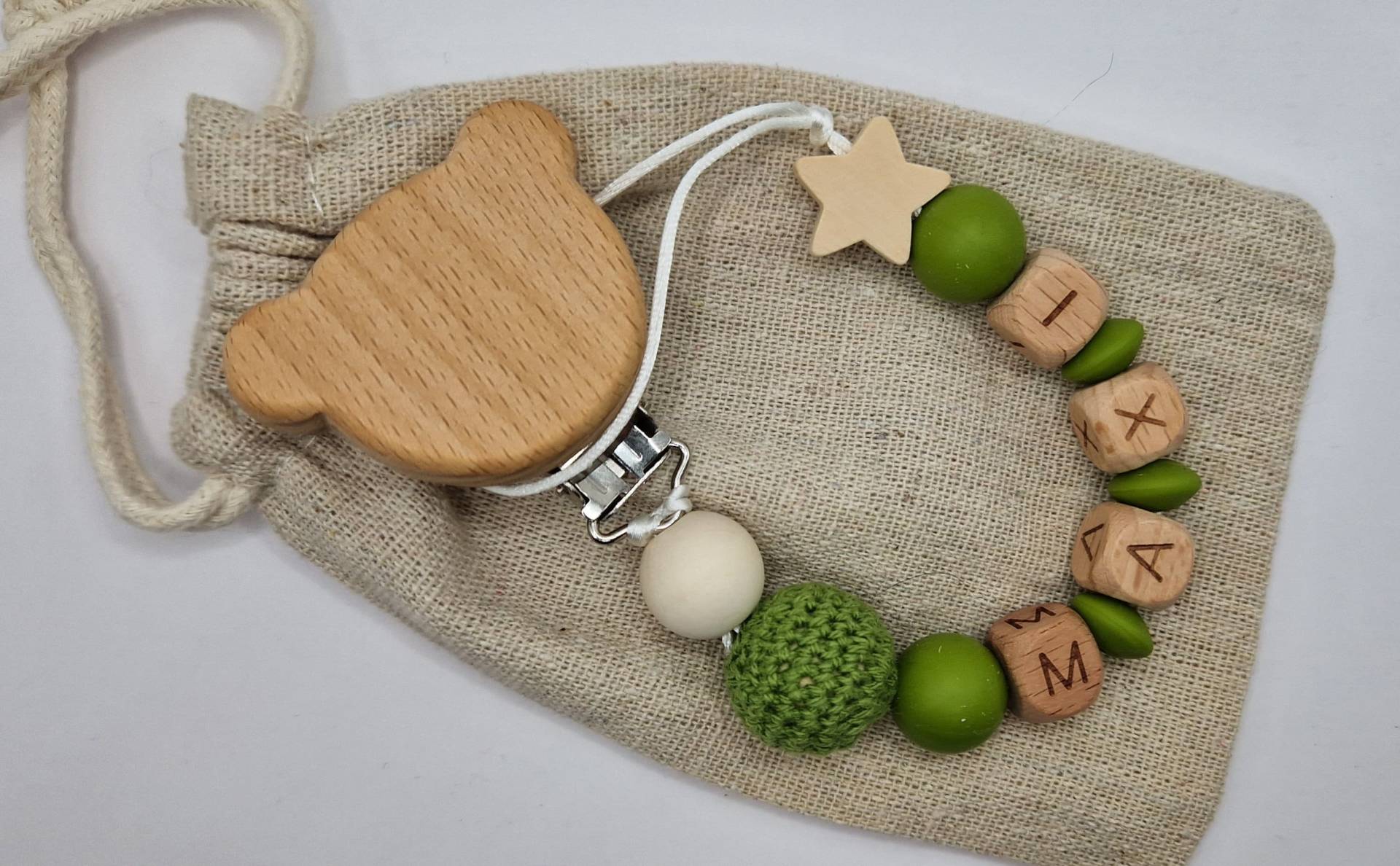 Schnullerkette Mit Namen Neutral Personalisiert Grün| Baby | Geschenk Zur Geburt Holz Silikonperlen |Häkelperlen Schnullerkette Mit Namen Neutral Personalisiert Grün| Baby | Geschenk Zur Geburt Holz Silikonperlen |Häkelperlen von Etsy - GravurHandwerk