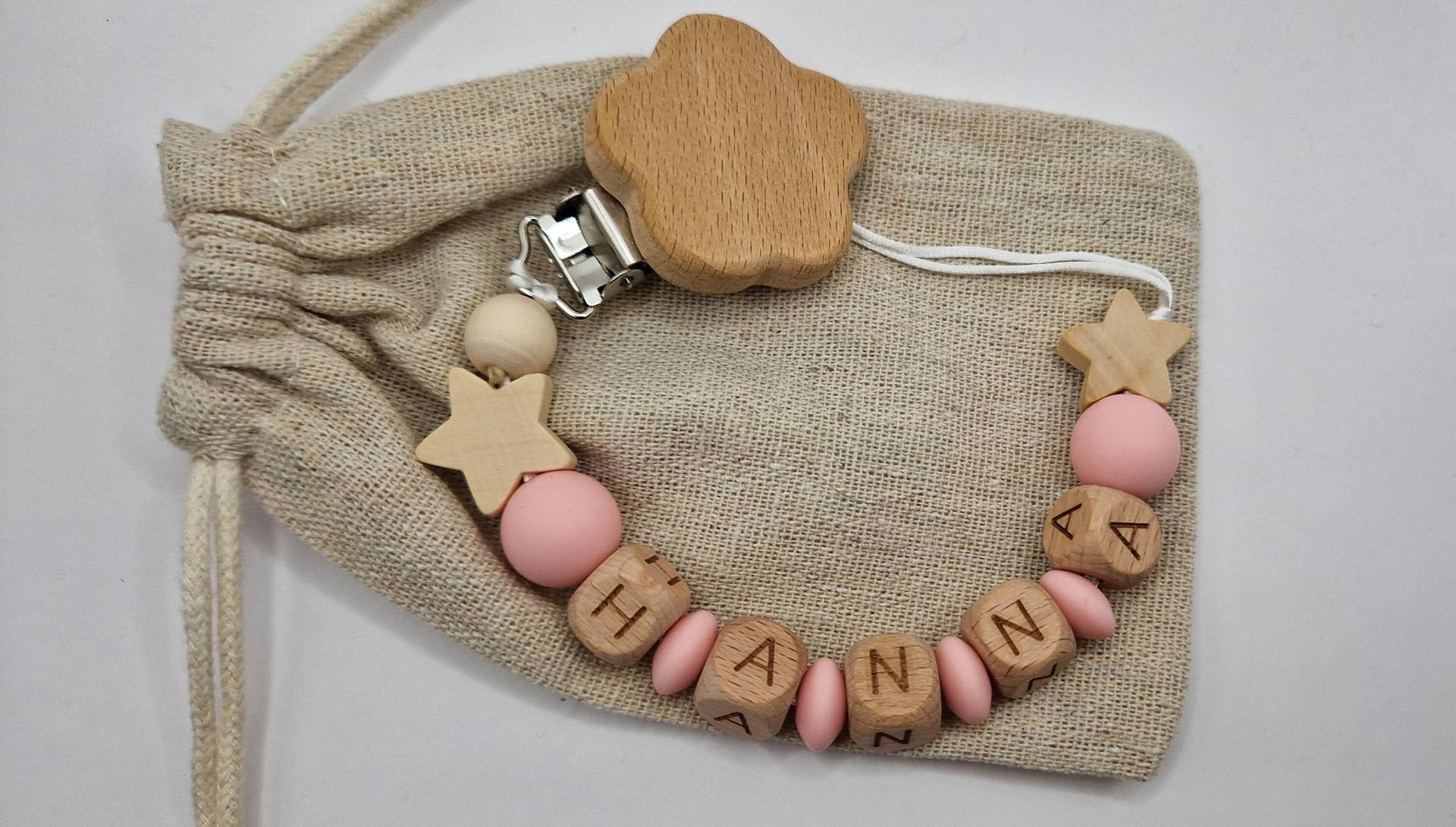 Schnullerkette Mit Namen Personalisiert | Rosa Hellrosa Mädchen| Baby Geschenk Zur Geburt Holz Silikonperlen Schnullerkette Mit Namen Personalisiert | Rosa Hellrosa Mädchen| Baby Geschenk Zur Geburt Holz Silikonperlen von Etsy - GravurHandwerk