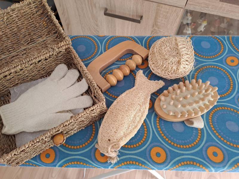 Spa-Set Wellness Mit Pinsel Handschuhe Im Koffer von Etsy - GreenHillsShop