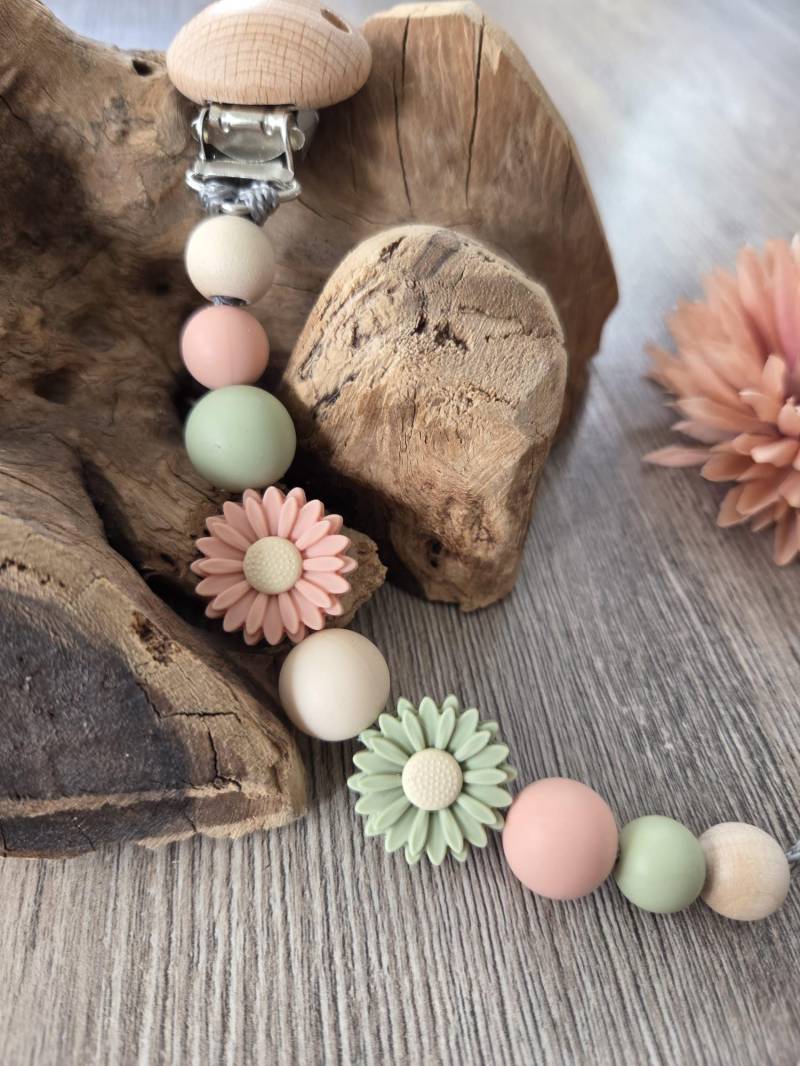 Schnullerkette Mit Blüten in Sanften Farben Liebevoll Handgemacht von Etsy - GreifGlueck
