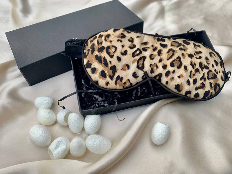 Limitierte Edition 19 Momme Pure Maulbeerseide Schlafmaske Animal Print Abnehmbare Gel Oder Lavendel Beutel Einlage, Spa Geschenk Für Sie von Etsy - GrishaDreams