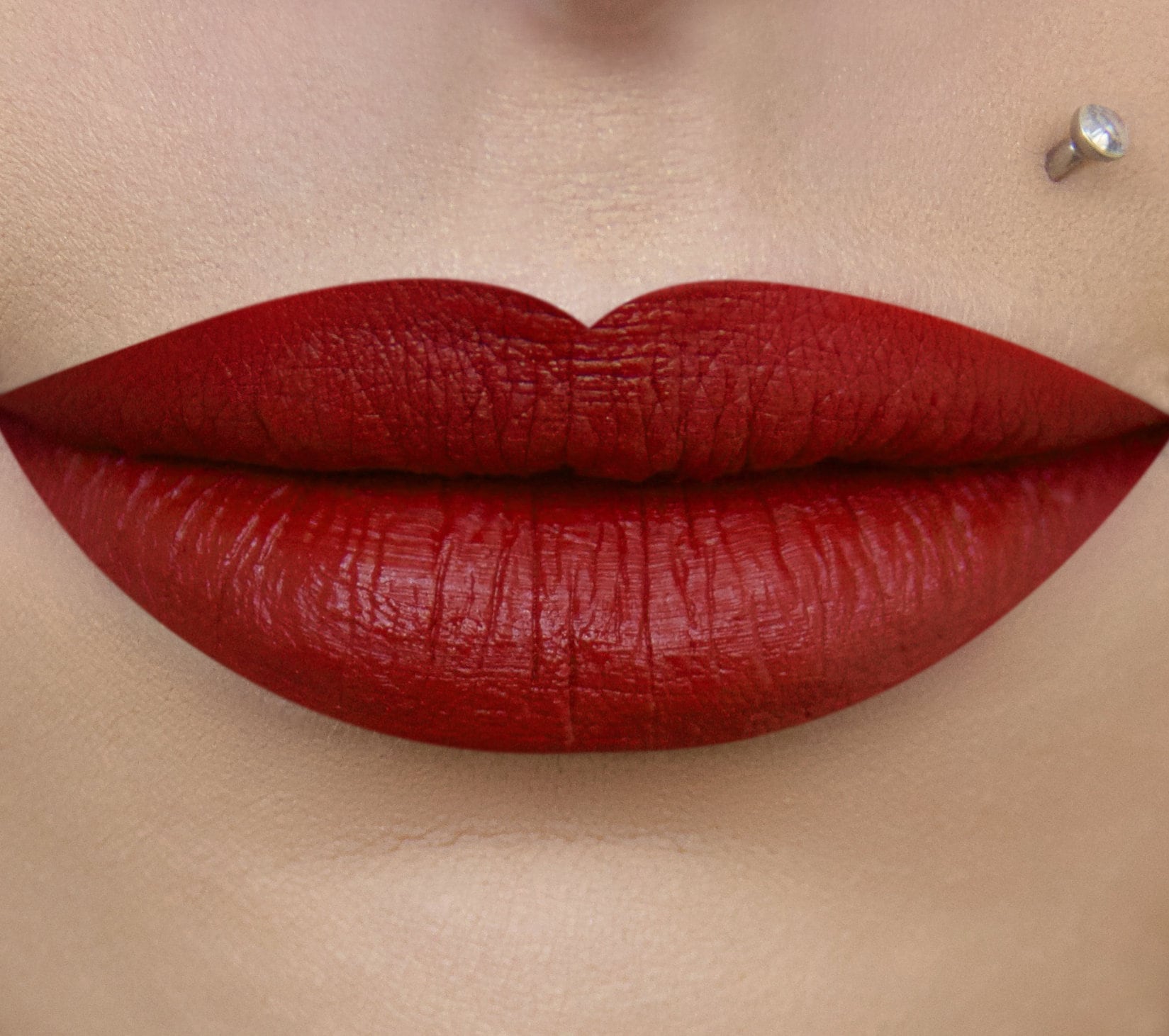 Risiko Satin Flüssiger Lippenstift Risiko Satin Flüssiger Lippenstift von Etsy - GuidottiCandle