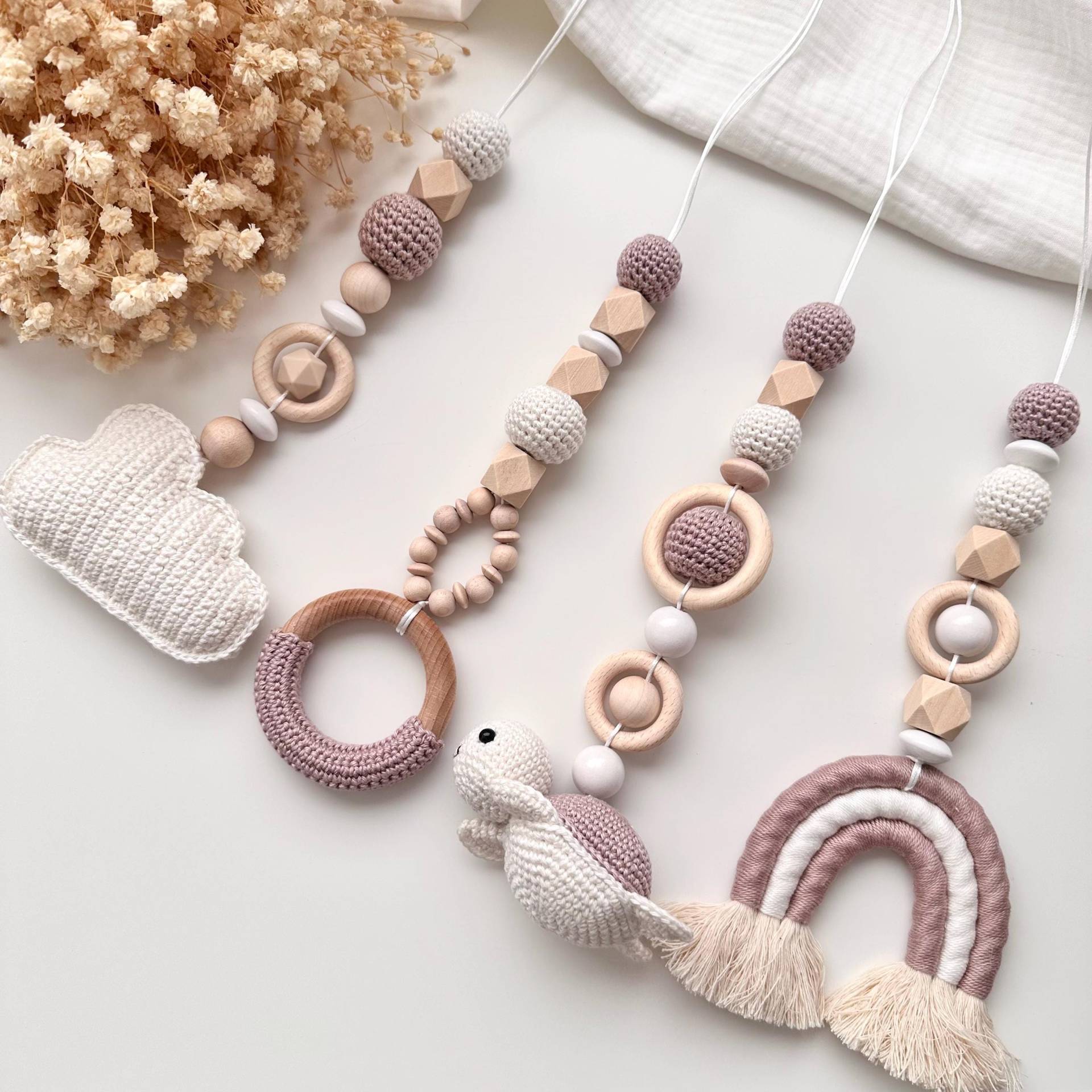 Oktopus Anhänger Naturtöne Makramee Babygym Geburtsgeschenk Taufe Muttergeschenk Babyshower Handmade Montesorri von Etsy - HACCraftsLittle