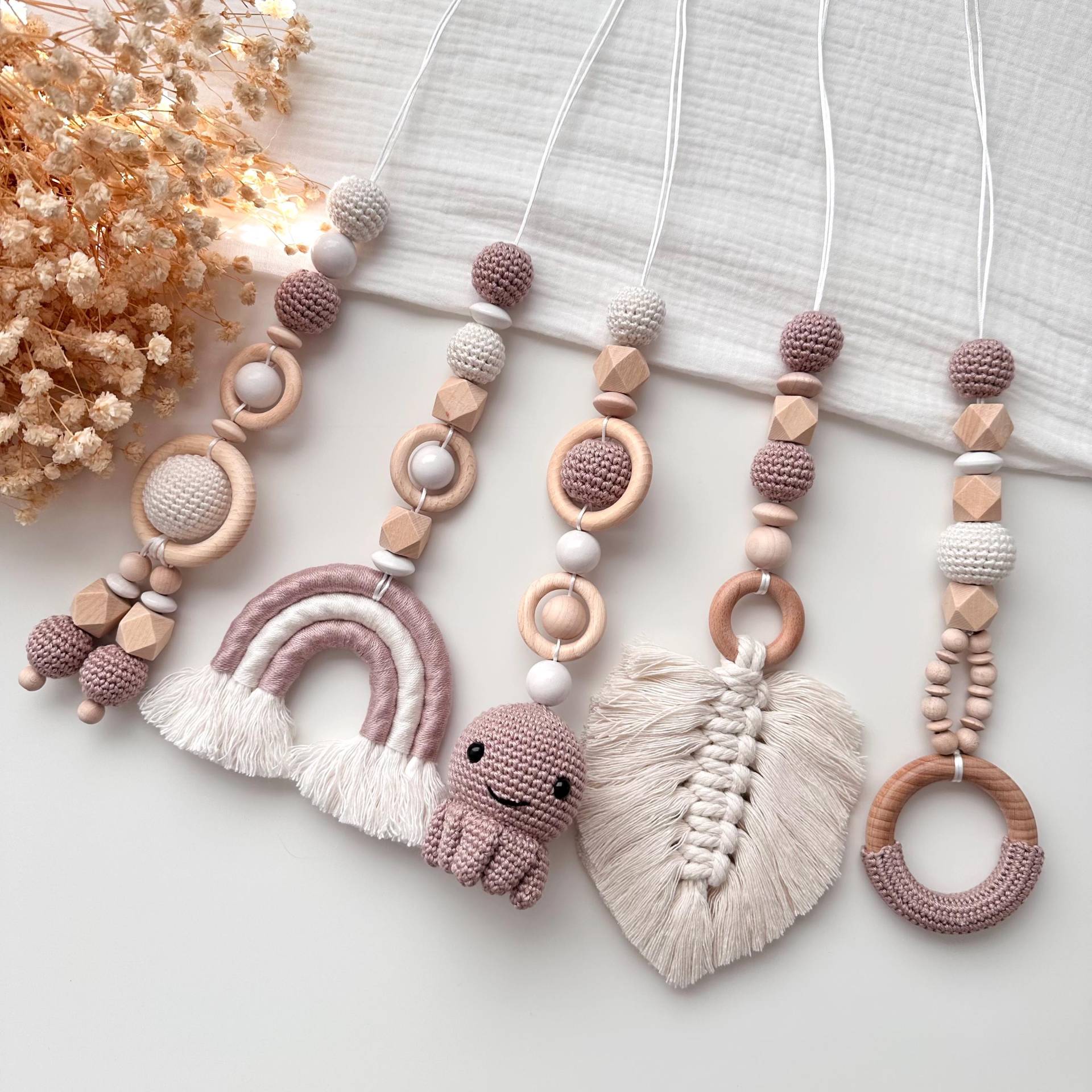 Oktopus Anhänger Naturtöne Makramee Babygym Geburtsgeschenk Taufe Muttergeschenk Babyshower Handmade Montesorri Oktopus Anhänger Naturtöne Makramee Babygym Geburtsgeschenk Taufe Muttergeschenk Babyshower Handmade Montesorri von Etsy - HACCraftsLittle