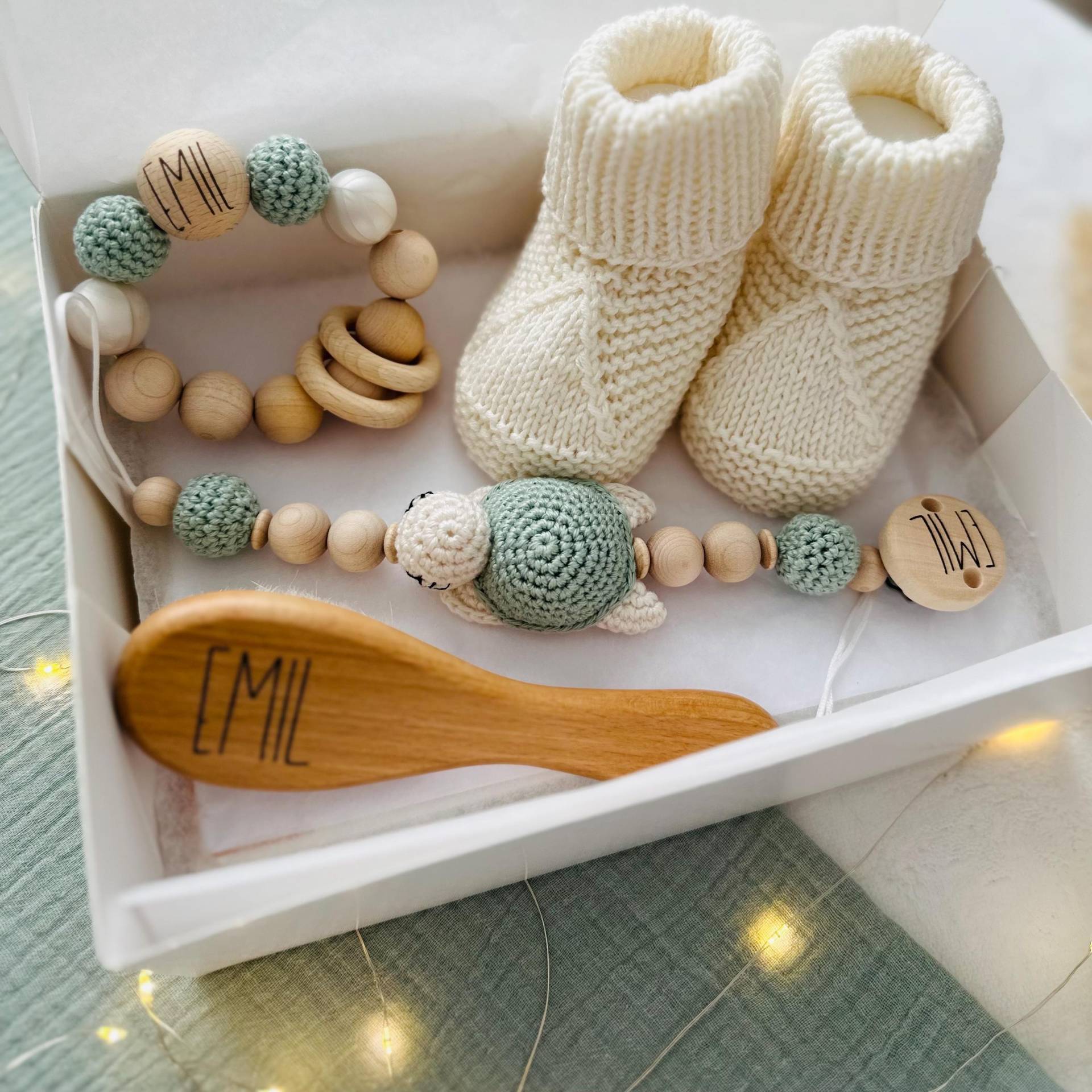 Personalisiertes Baby Geschenkset, Geburtsgeschenk, Geschenkbox Zur Geburt Personalisiertes Baby Geschenkset, Geburtsgeschenk, Geschenkbox Zur Geburt von Etsy - HACCraftsLittle