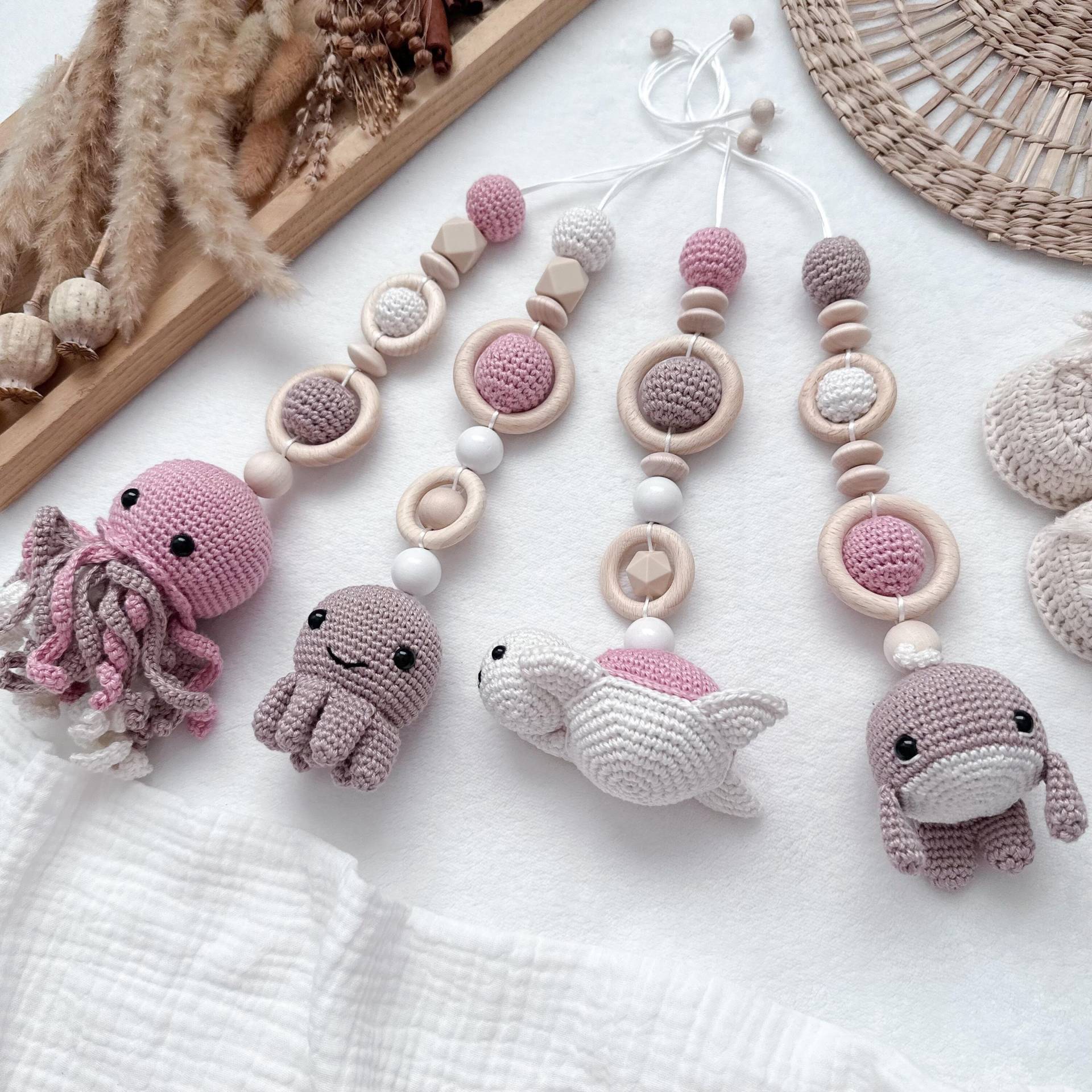 Qualle Oktopus Wal Schildkröte Naturtöne Sparset Babygym Geburtsgeschenk Taufe Muttergeschenk Babyshower Spielbogen Anhänger Spieltrapez von Etsy - HACCraftsLittle