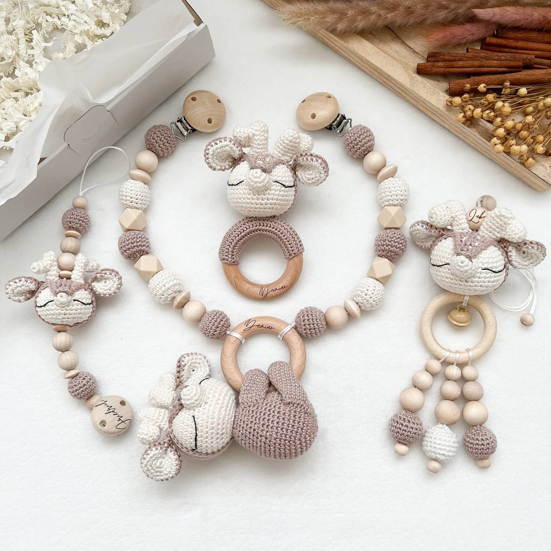 Sofia Personalisiert Reh Sparset Kinderwagenkette Anhänger Schnullerkette Greifring Babyshower Geburtsgeschenk Taufe Gravur Sofia Personalisiert Reh Sparset Kinderwagenkette Anhänger Schnullerkette Greifring Babyshower Geburtsgeschenk Taufe Gravur von Etsy - HACCraftsLittle