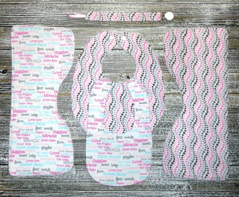 Baby Mädchen Lätzchen Spucktuch & Schnullerclip Geschenk-Set Rosa von Etsy - HDDBoutique