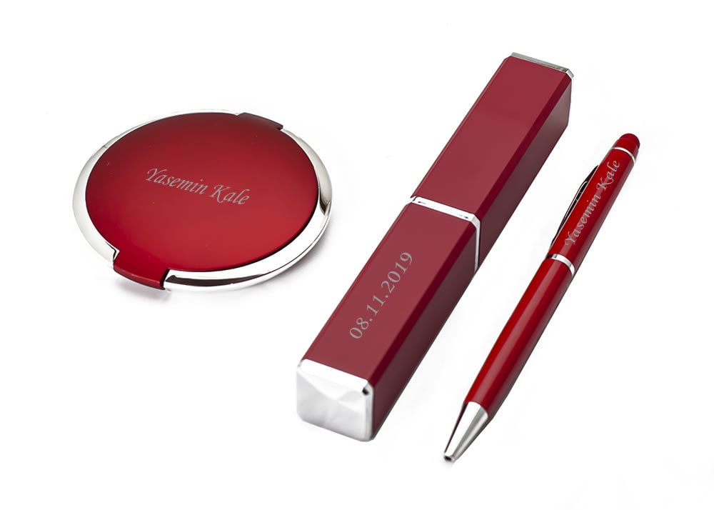 Personalisiertes Box Stift Und Taschenspiegel Set - Rot/Name Graviert Personalisiertes Box Stift Und Taschenspiegel Set - Rot/Name Graviert von Etsy - HEDIYESHOP