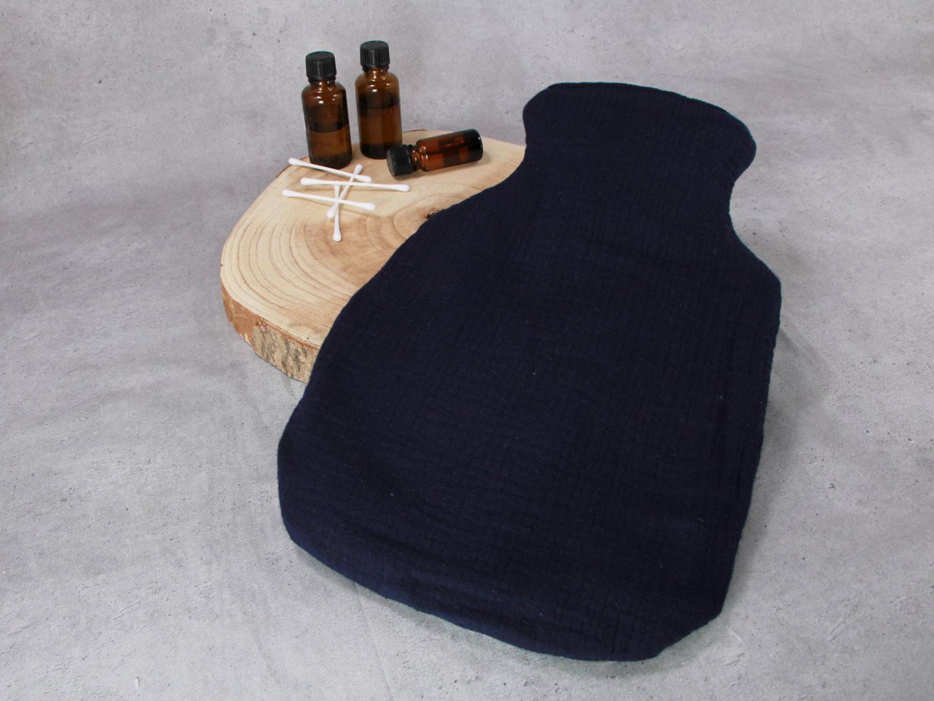 Wärmflaschenbezug, Bettflaschenhülle, Dunkelblauer Musselin von Etsy - HKModeHandmade