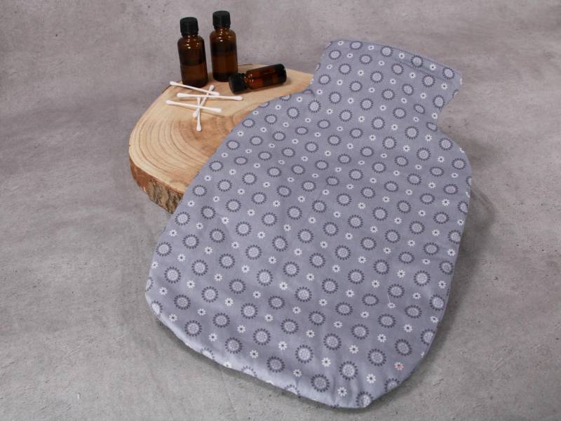 Wärmflaschenbezug, Bettflaschenhülle, Hellgrau Mit Blümchen von Etsy - HKModeHandmade