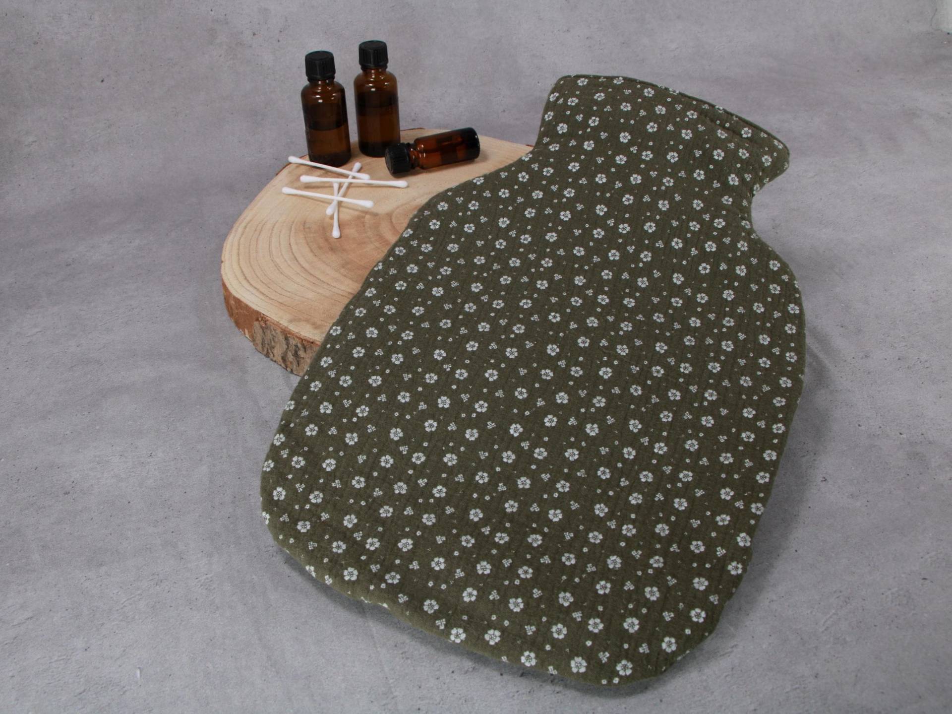 Wärmflaschenbezug, Bettflaschenhülle, Olivgrüner Musselin Mit Kleinen Blüten Wärmflaschenbezug, Bettflaschenhülle, Olivgrüner Musselin Mit Kleinen Blüten von Etsy - HKModeHandmade