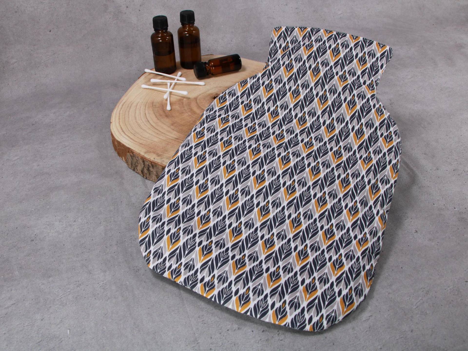 Wärmflaschenbezug, Bettflaschenhülle, Rautenblätter Grau-Senf von Etsy - HKModeHandmade