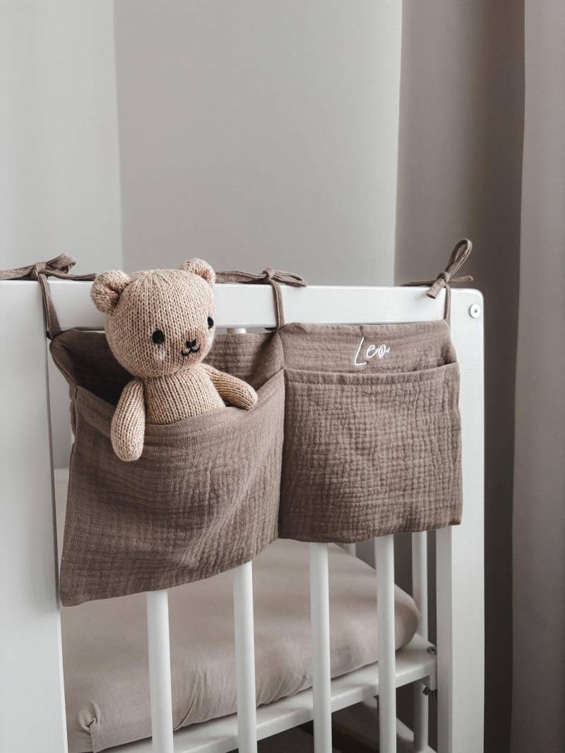 Babybett-Organizer Inkl. Stickerei - Geschenke Zur Geburt, Personalisierte Babyartikel von Etsy - HOLAMini