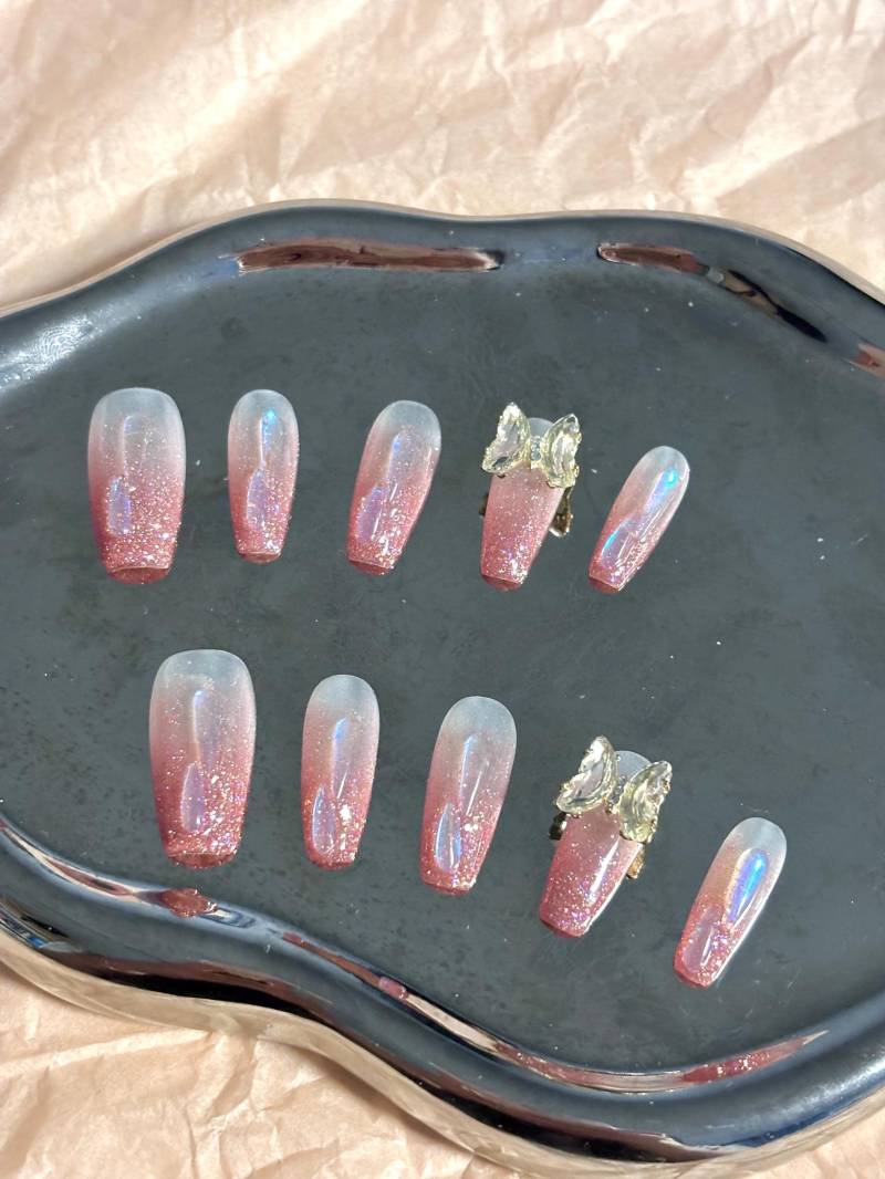 Press-On Nails Butterfly Pinky Lady von Etsy - HaNailsStudio