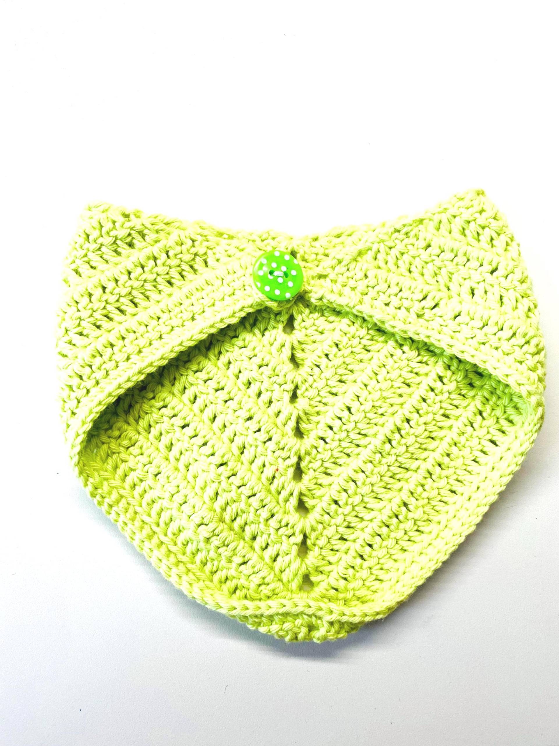 Gehäkeltes Baby-Dreieckstuch Lindgrün | Halstuch Für Babys Mit Knopf Unikat Geschenk Zur Geburt Baby Accessoire Gehäkeltes Baby-Dreieckstuch Lindgrün | Halstuch Für Babys Mit Knopf Unikat Geschenk Zur Geburt Baby Accessoire von Etsy - HaekeleienPaperArt