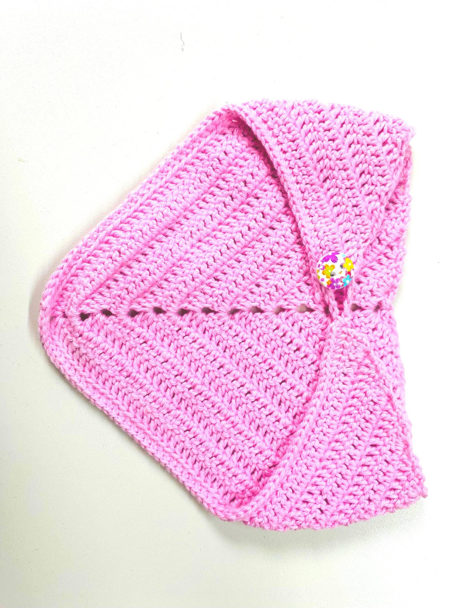 Gehäkeltes Baby-Dreieckstuch Rosa | Halstuch Für Babys Mit Knopf Unikat Geschenk Zur Geburt Baby Accessoire Gehäkeltes Baby-Dreieckstuch Rosa | Halstuch Für Babys Mit Knopf Unikat Geschenk Zur Geburt Baby Accessoire von Etsy - HaekeleienPaperArt