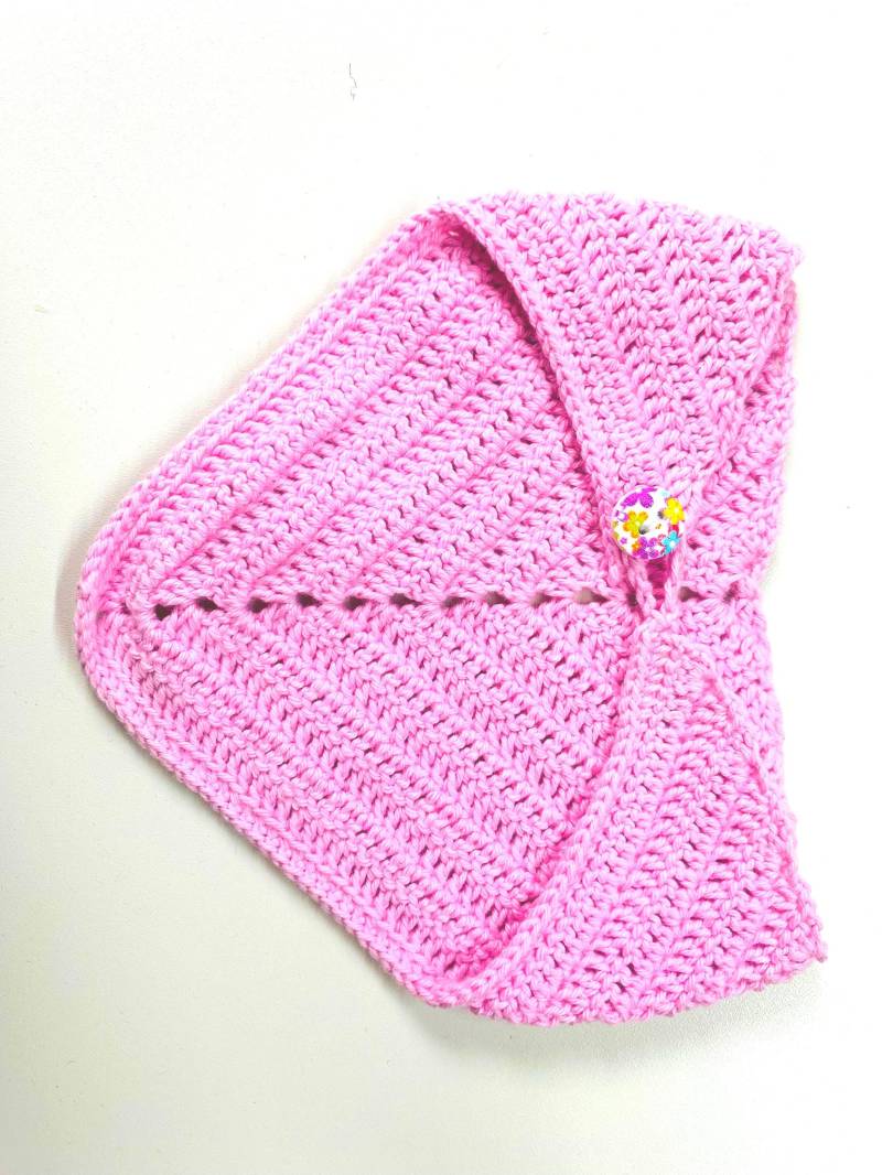 Gehäkeltes Baby-Dreieckstuch Rosa | Halstuch Für Babys Mit Knopf Unikat Geschenk Zur Geburt Baby Accessoire Gehäkeltes Baby-Dreieckstuch Rosa | Halstuch Für Babys Mit Knopf Unikat Geschenk Zur Geburt Baby Accessoire von Etsy - HaekeleienPaperArt