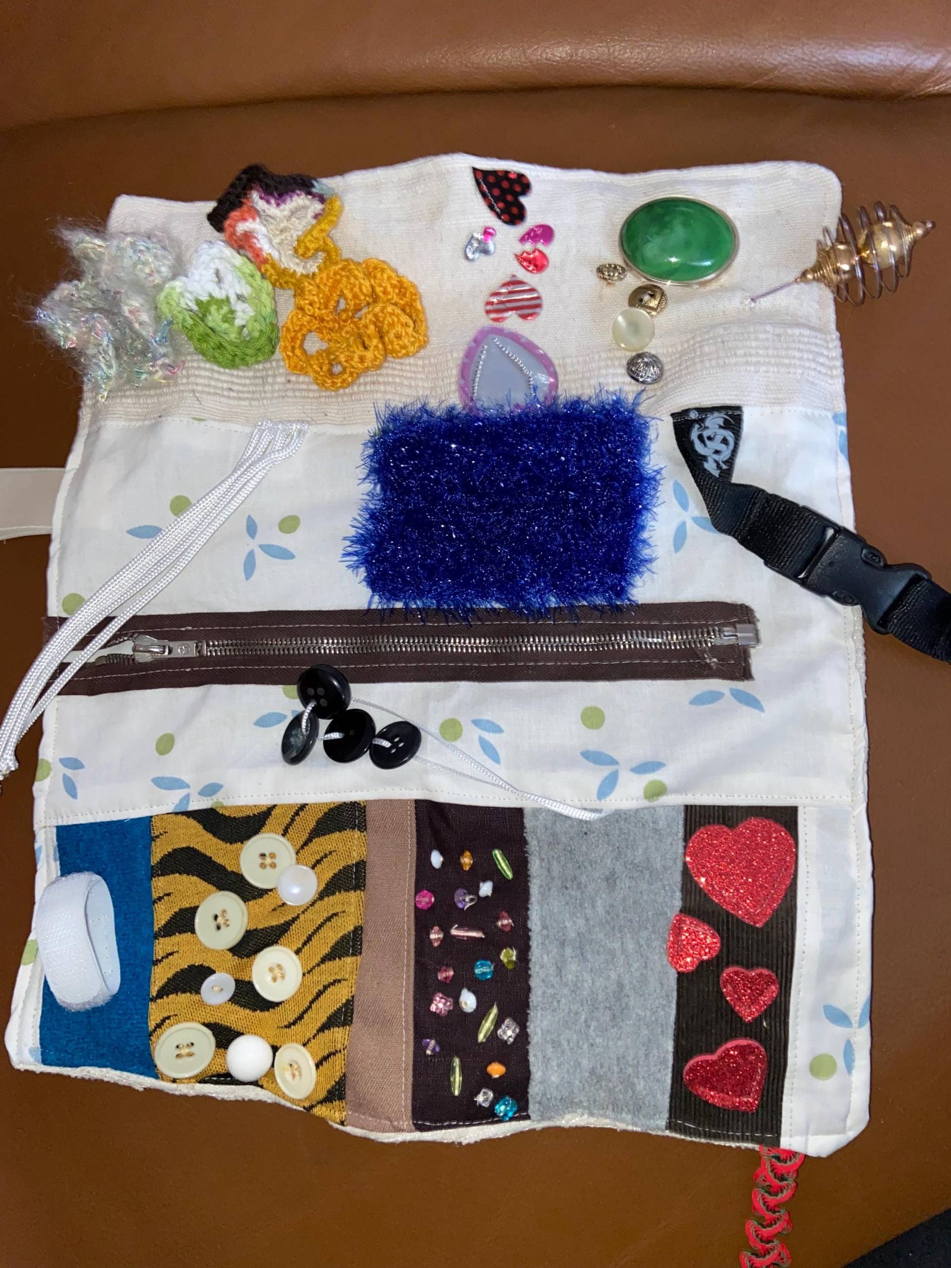 Nestelkissen Bei Demenzerkrankung, Tast - Und Fühldeckchen Nestelkissen Bei Demenzerkrankung, Tast - Und Fühldeckchen von Etsy - HaekelmausiWaren