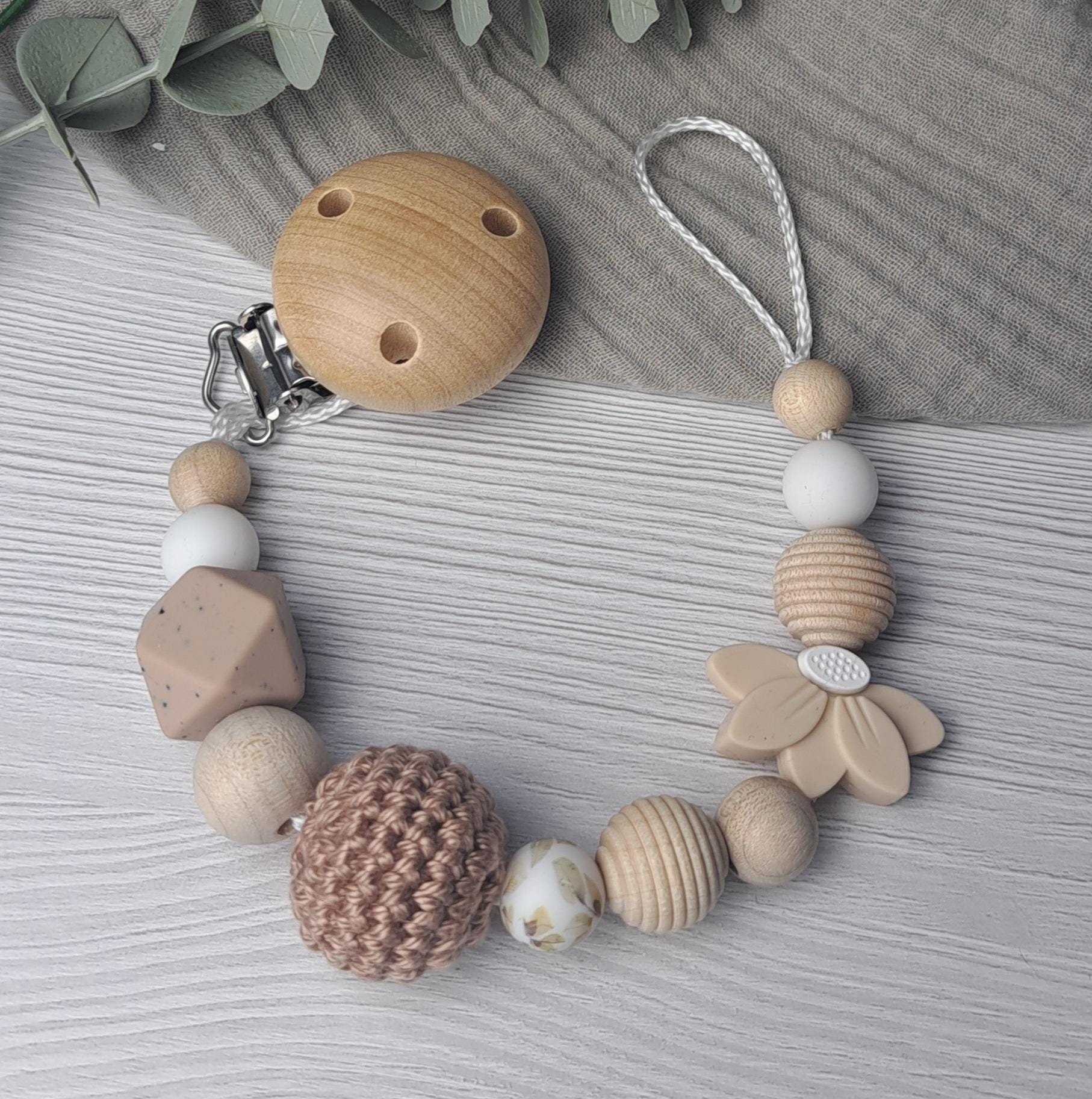 Schnullerkette Blüte Beige/Natur Schnullerkette Blüte Beige/Natur von Etsy - HalloEli