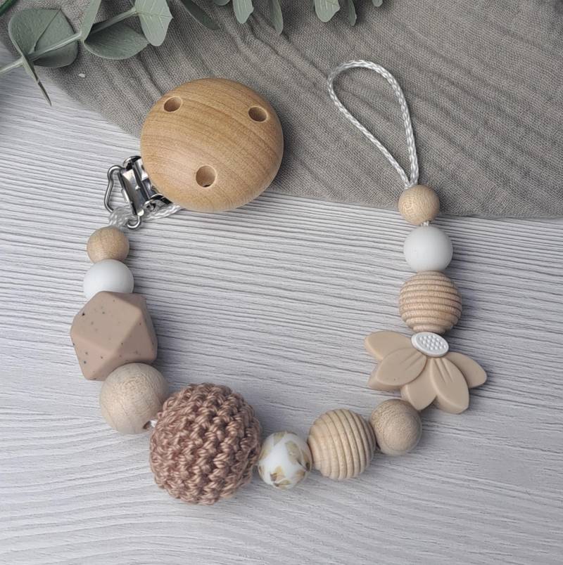 Schnullerkette Blüte Beige/Natur von Etsy - HalloEli