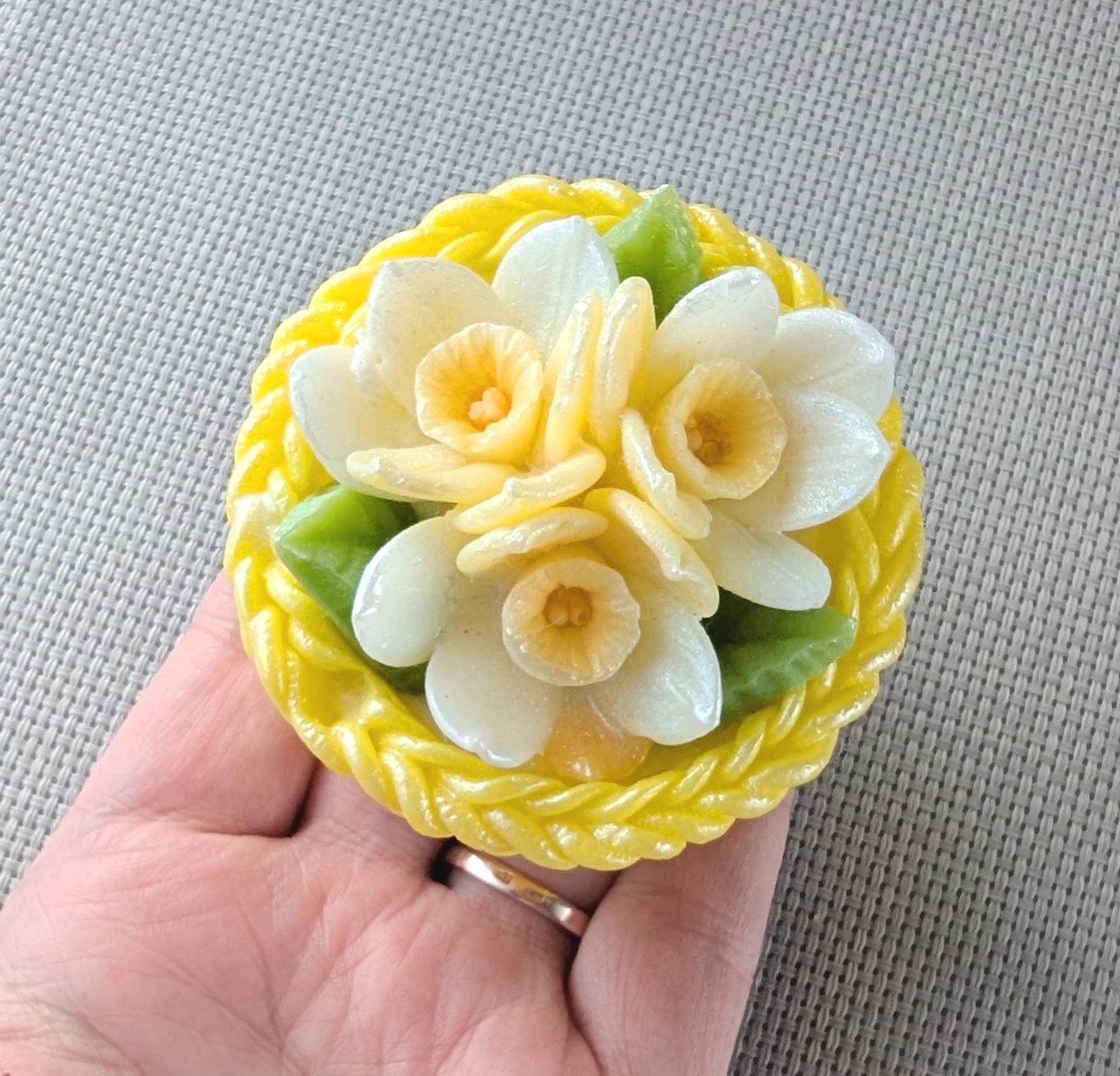 Handgemachte Duftseife Korb Mit Narzissen -100 G Himbeerenseife Geschenkidee | 69Euro/Kg Handgemachte Duftseife Korb Mit Narzissen -100 G Himbeerenseife Geschenkidee | 69Euro/Kg von Etsy - HalloSchaerpe