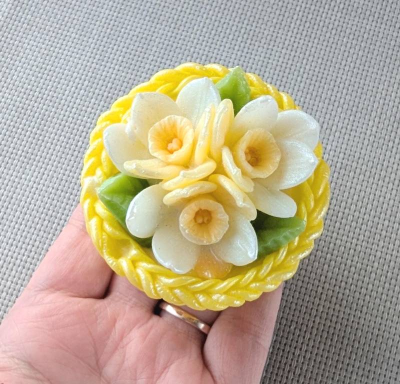 Handgemachte Duftseife Korb Mit Narzissen -100 G Himbeerenseife Geschenkidee | 69Euro/Kg von Etsy - HalloSchaerpe