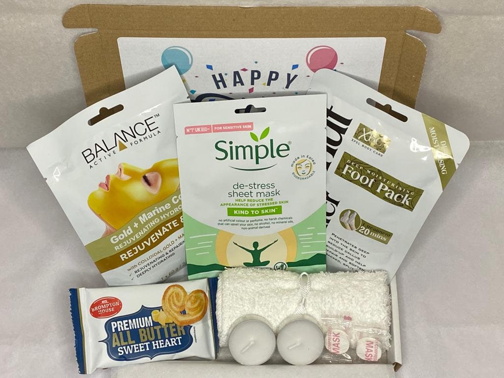 Weiß Personalisierter Pflege-Hemmer Pamper Hautpflege Geschenkbox, Geburtstagsgeschenk, Beste Freundin Geschenk Weiß Personalisierter Pflege-Hemmer Pamper Hautpflege Geschenkbox, Geburtstagsgeschenk, Beste Freundin Geschenk von Etsy - HamperMoments