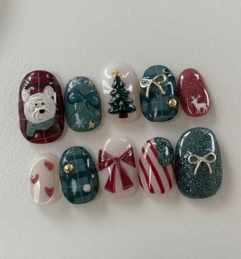 Cute Christmas Holiday Press On Nails Tartan Plaid Polar Bear Bow Tie Xmas Tree Snowflake Glitter Fake von Etsy - HandmadeByDanaLukes