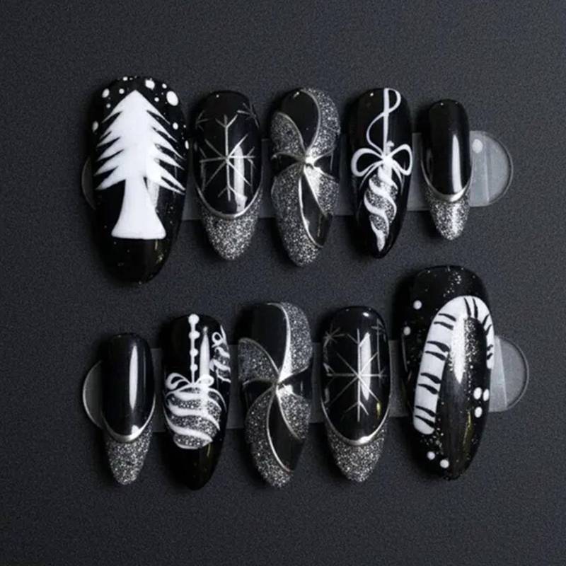 Handmade Black White Christmas Press On Nails | Snowflake Winter Tree Design Elegant Silver Glitter Holiday Set von Etsy - HandmadeByDanaLukes