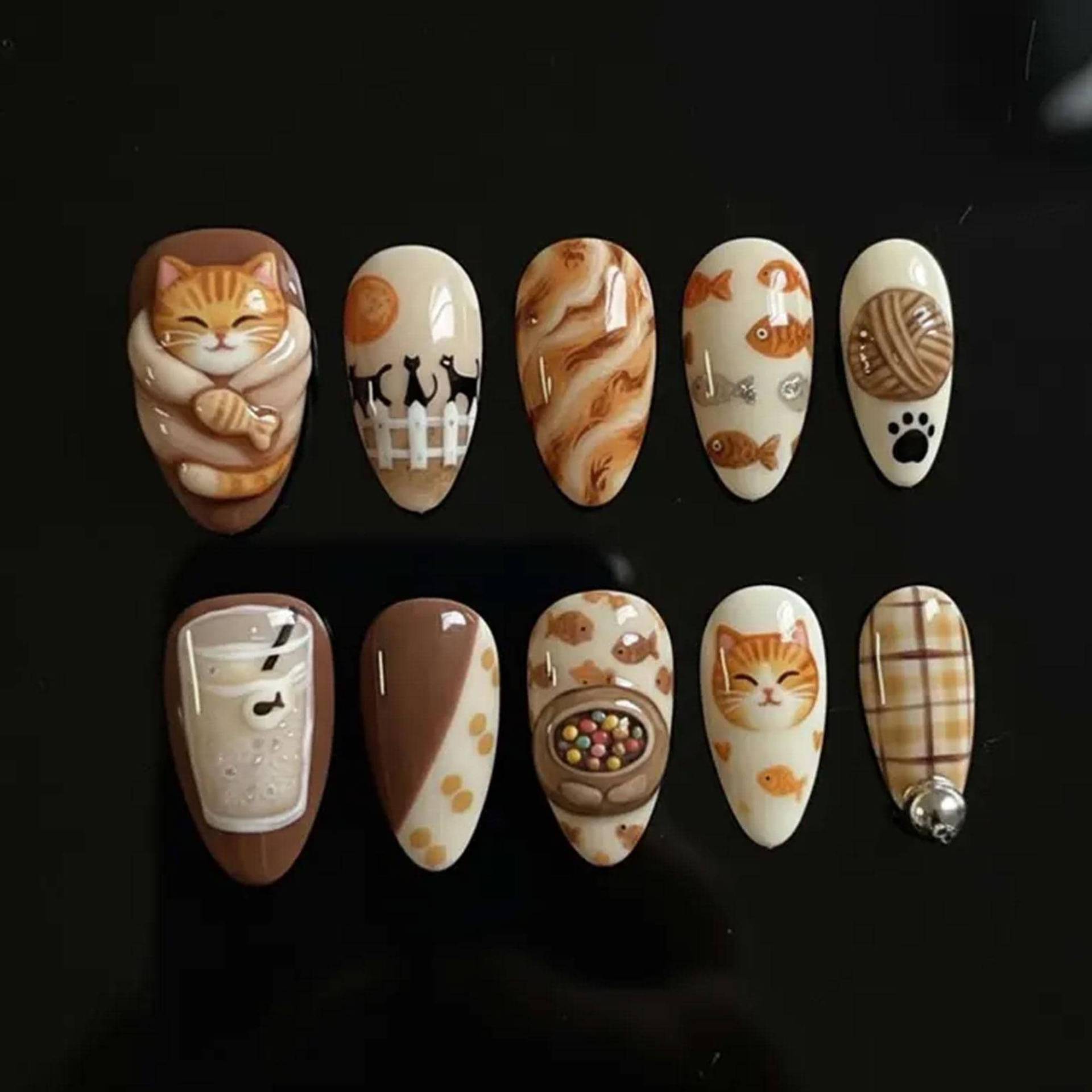Handmade Cozy Cat Press On Nails | Coffee Cream Aesthetic Cute Orange Kitty & Fish Snack Art Set von Etsy - HandmadeByDanaLukes