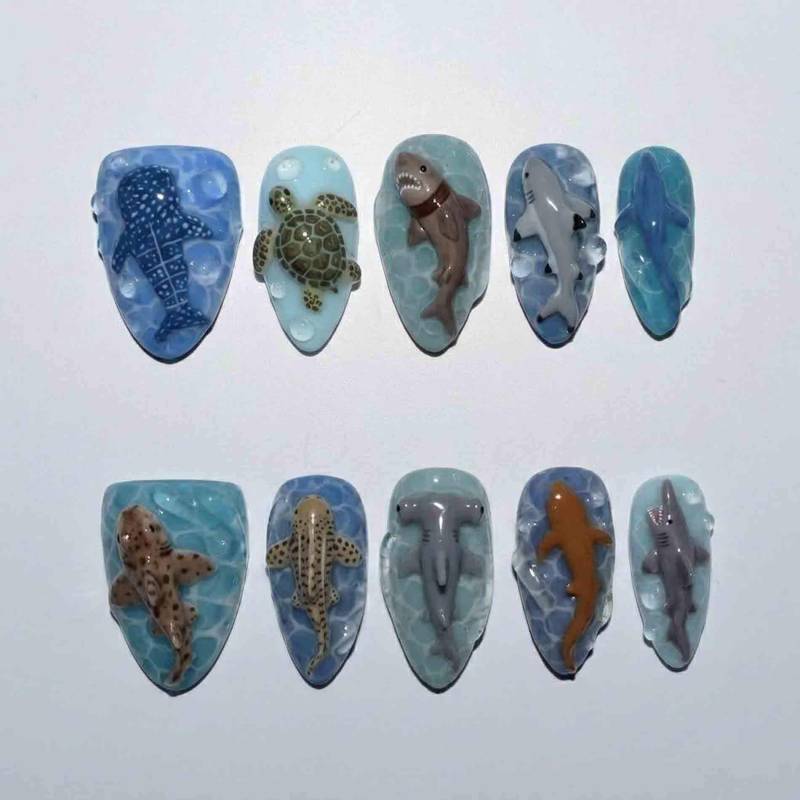 Handmade Ocean Shark Press On Nails | 3D Sea Life, Turtle & Whale Design Almond Summer Beach von Etsy - HandmadeByDanaLukes
