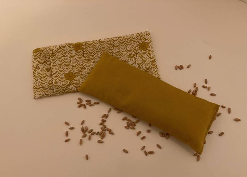 Augenkissen Bio Dinkel Körner Yoga| Körnerkissen| Migräne | Auch Mit Lavendelblüten Gemischt Erhältlich Bezug Abnehm - Und Waschbar von Etsy - HandmadeMelanieShop