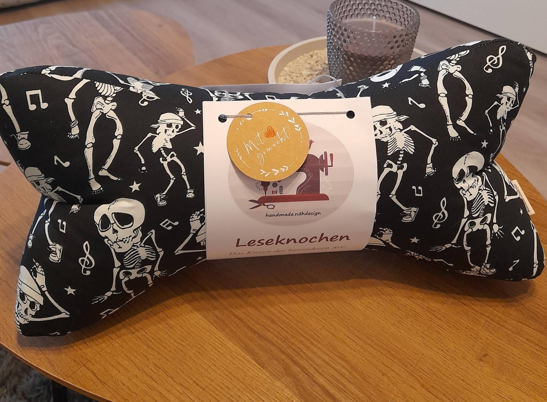 Leseknochen Nackenkissen 36x18 cm Handmade Skelette von Etsy - FadenSpektakel