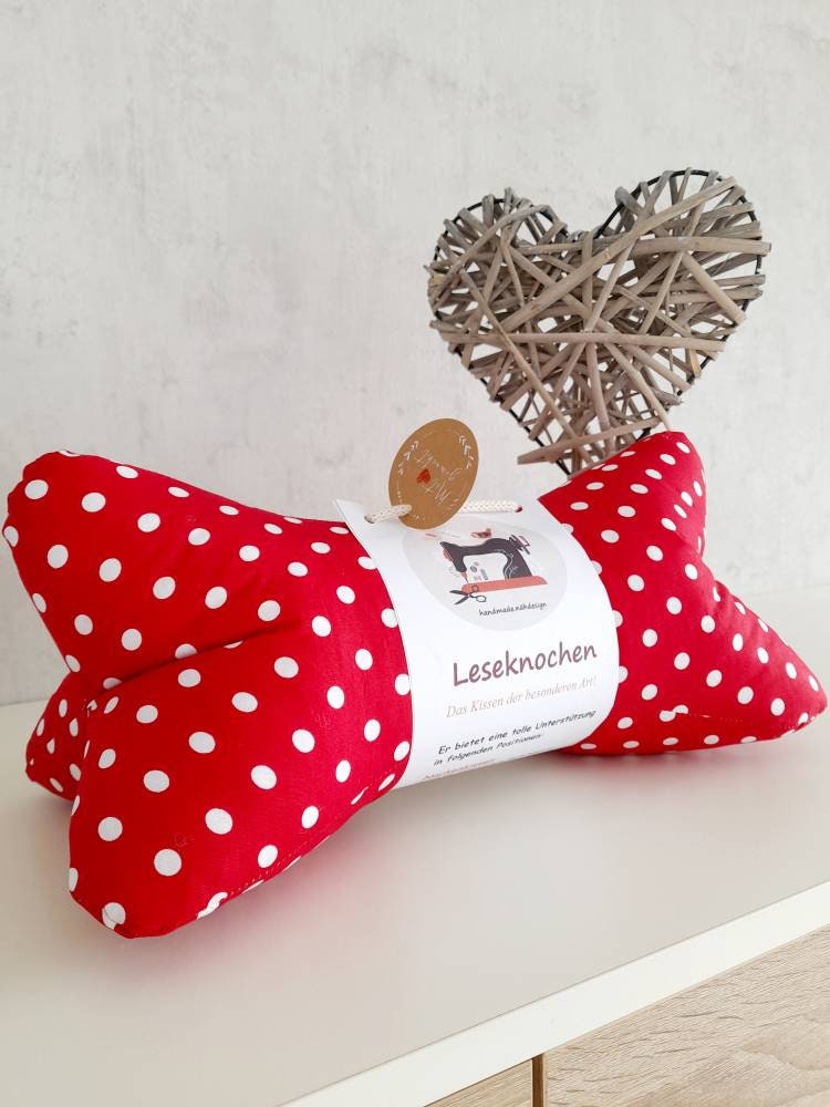 Leseknochen Nackenkissen 36x18 cm Rot/Weiß Leseknochen Nackenkissen 36x18 cm Rot/Weiß von Etsy - FadenSpektakel