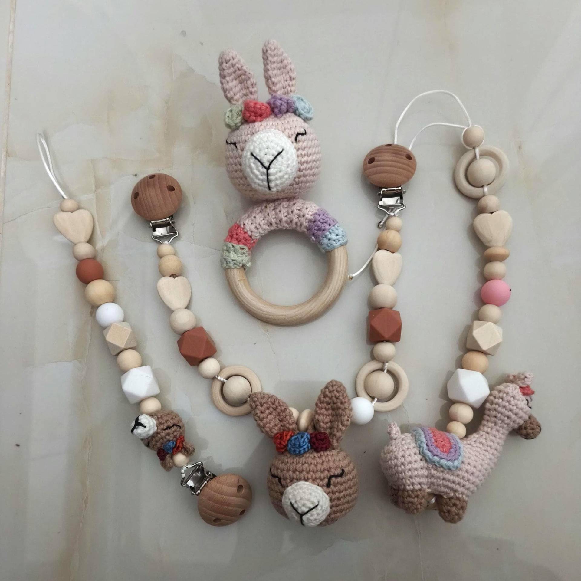 Handgemachte Kinderwagenkette, Babyschalen Anhänger, Schnullerkette Und Rassel Mit Häkel-Lama - Geschenk Zur Geburt Baby Zubehör von Etsy - HandmadeTuanis