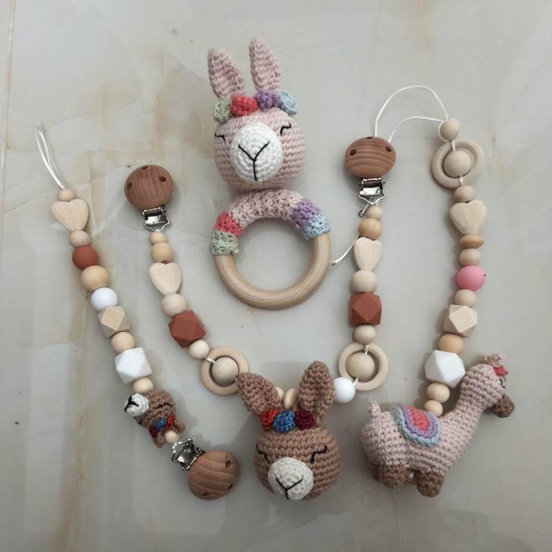 Handgemachte Kinderwagenkette, Babyschalen Anhänger, Schnullerkette Und Rassel Mit Häkel-Lama - Geschenk Zur Geburt Baby Zubehör von Etsy - HandmadeTuanis