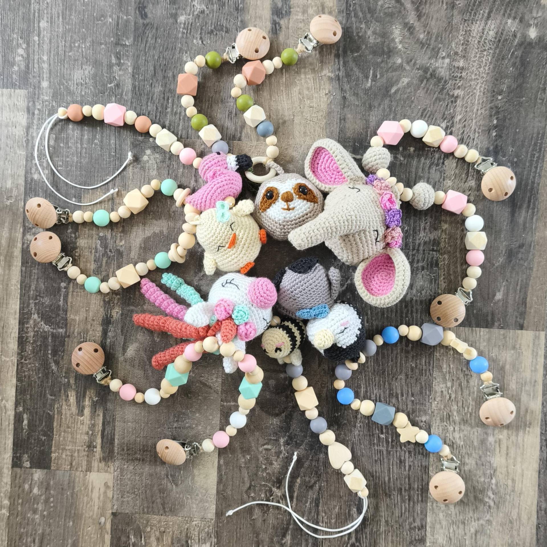 Handgemachte Kinderwagenketten & Babyschalen Anhänger Mit Häkel-Tier - Geschenk Zur Geburt Babywagen Zubehör von Etsy - HandmadeTuanis