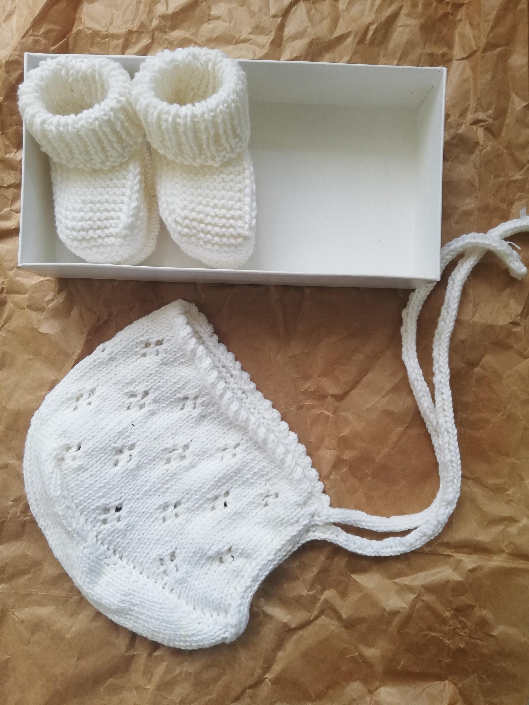 Liebevoll Handgestricktes Baby-Set Aus Bio-Baumwolle - Bestehend Booties & Häubchen. Hautfreundlich, Nachhaltig Perfekt Als Geschenk von Etsy - HandmadebabyVonGulay
