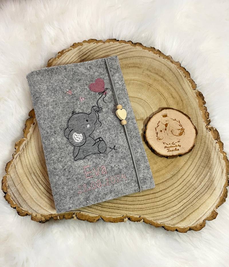 U-Hefthülle, Untersuchungshefthülle, Filz, Hülle Für U-Heft, Personalisierte U-Hefthülle, Safari, Zoo, Elefant Mit Herz, Elefant, Herzballon von Etsy - HandmadebyTaschaaa