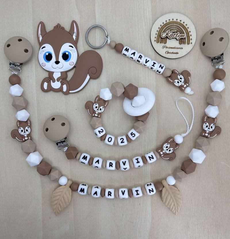 Babygeschenk Schnullerkette Mit Name , Kinderwagenkette, Schlüsselanhänger Greifling Aus Silikon Perlen Eichhörnchen +Ring Adaptor Gratis von Etsy - Handmadekatlyn